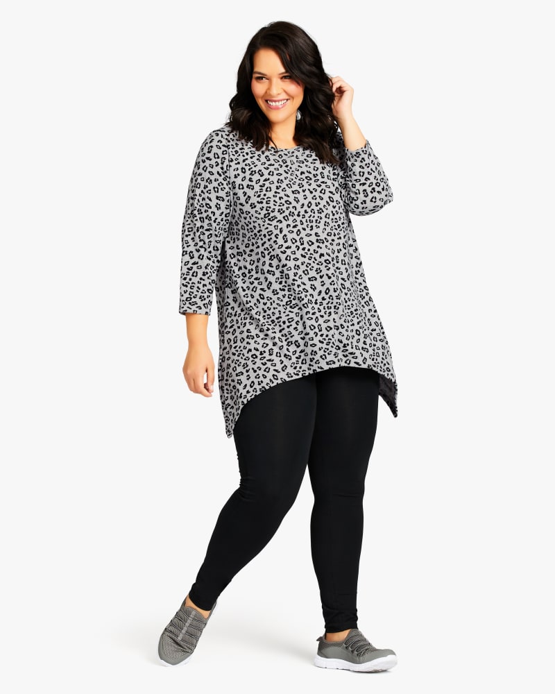 Plus size model wearing  by Avenue | Dia&Co | dia_product_style_image_id:182012